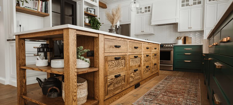 Cuisine rustique avec îlot en bois